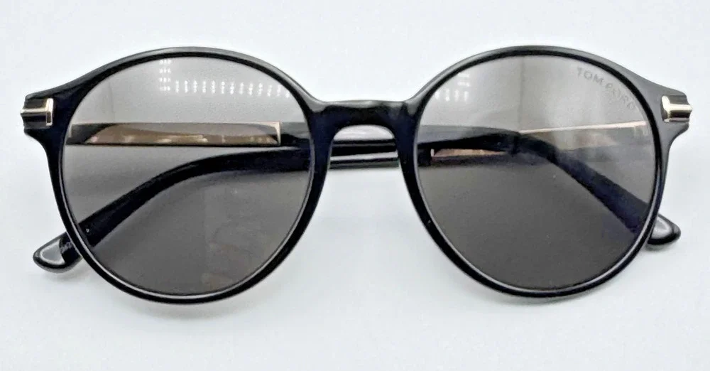 Tom Ford Sunglasses Araki TF1184 01A Black Round Frame Gray Lenses 52-20-140 New